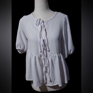 New "NWT" Discreet New Yourk City, Tie Front, Peplum Puff Short Sleevep